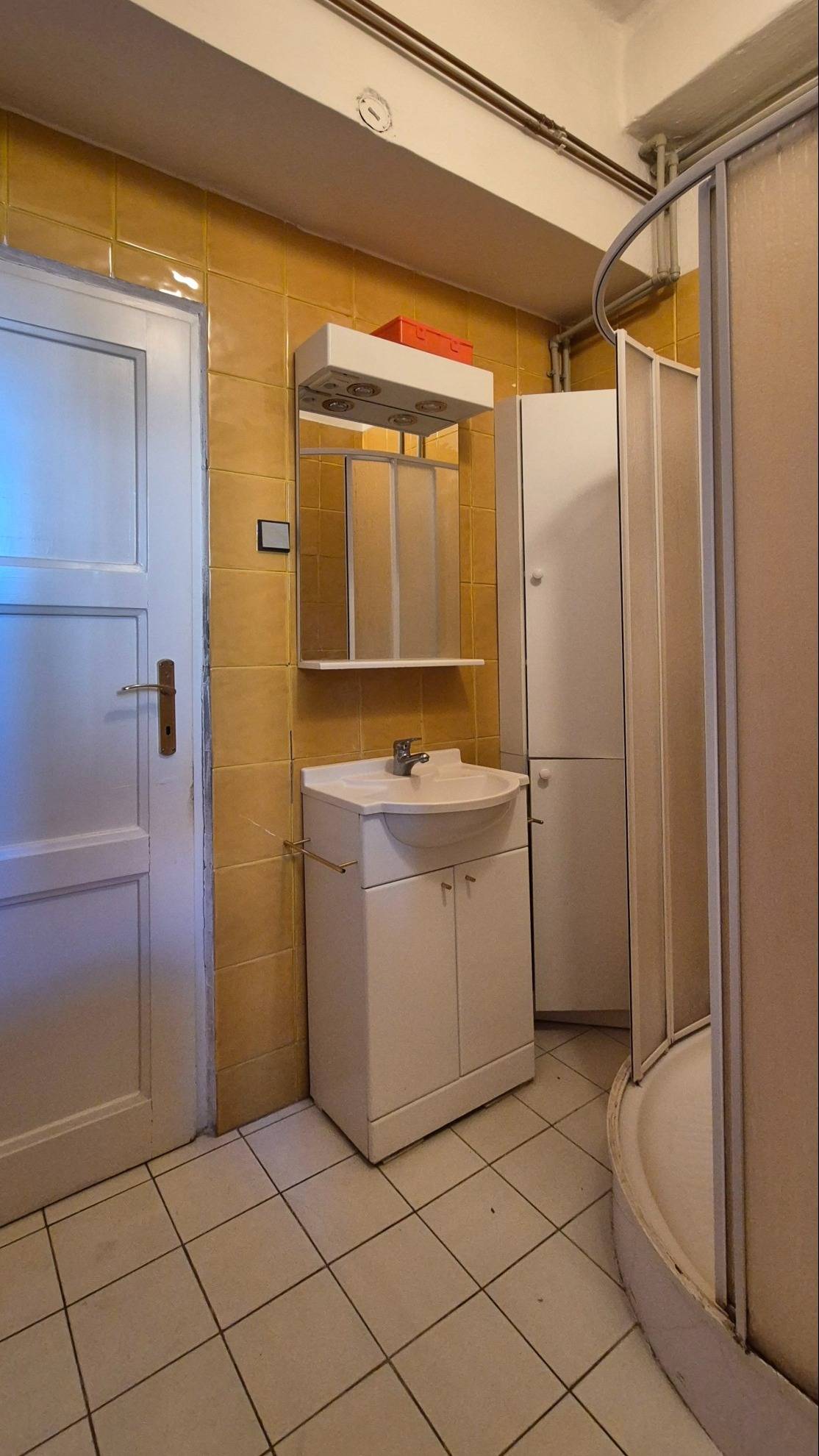 Priestranný 4 izbový byt na predaj, ulica Milosrdenstva - 23